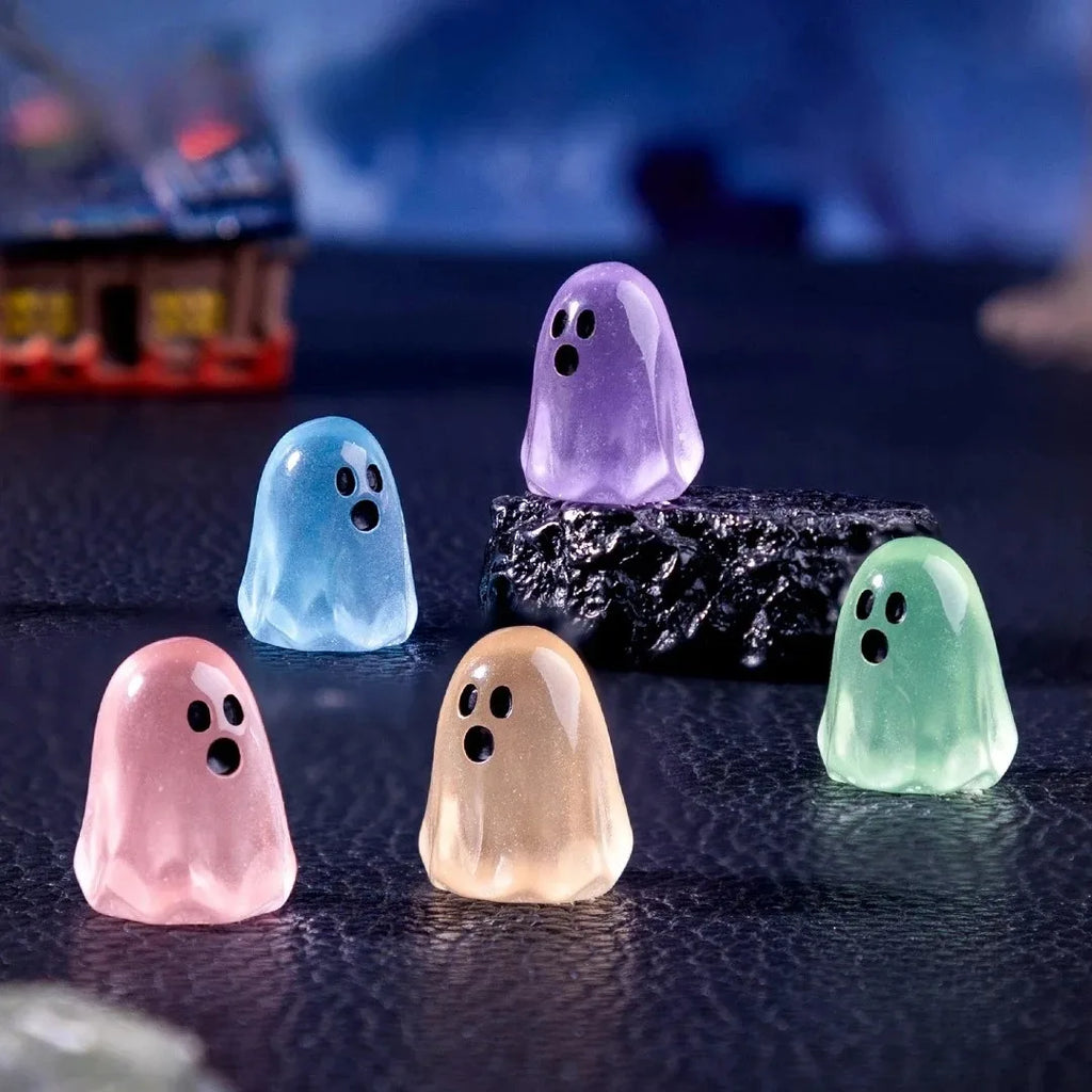 Glow in the Dark Ghost Figurines – 10, 20 or 50 Pieces