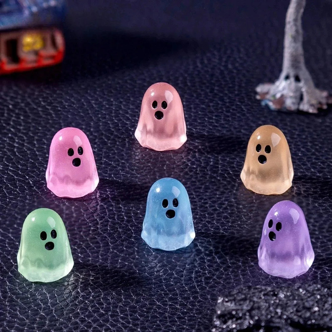 Glow in the Dark Ghost Figurines – 10, 20 or 50 Pieces