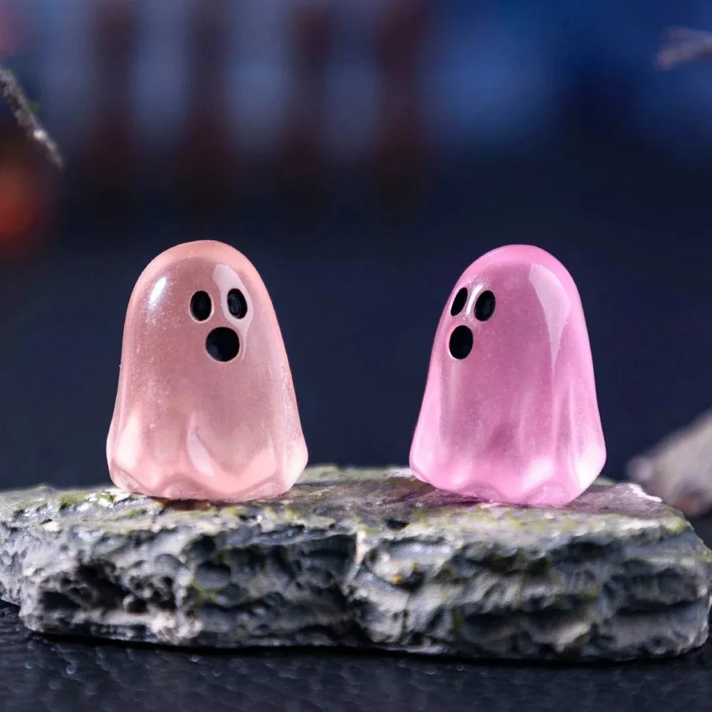 Glow in the Dark Ghost Figurines – 10, 20 or 50 Pieces